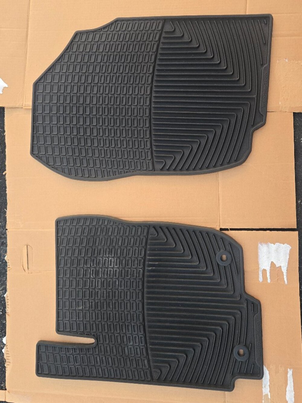 WeatherTech All-Weather Floor Mats for 2013-2018 Toyota RAV4-1st Row (Like New)
